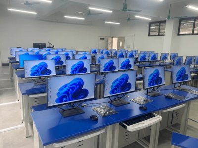 AOC一体机助力贺州学院搭建人工智能未来工厂!